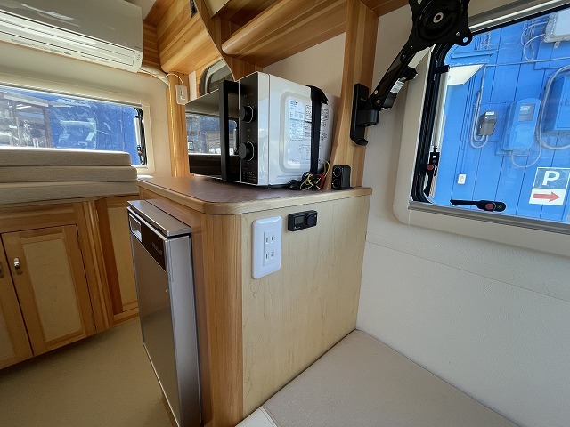 キャンピングカートレーラー