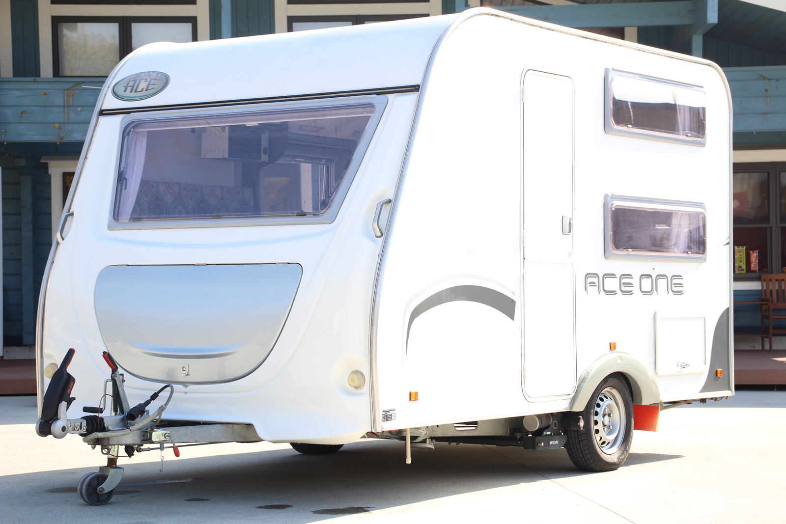 キャンピングカートレーラー