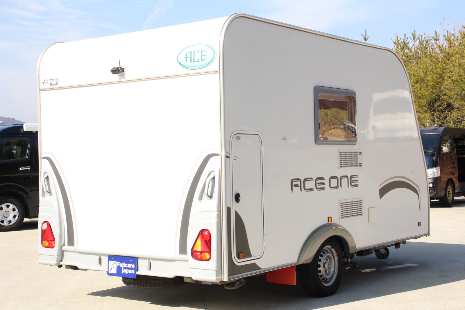 キャンピングカートレーラー