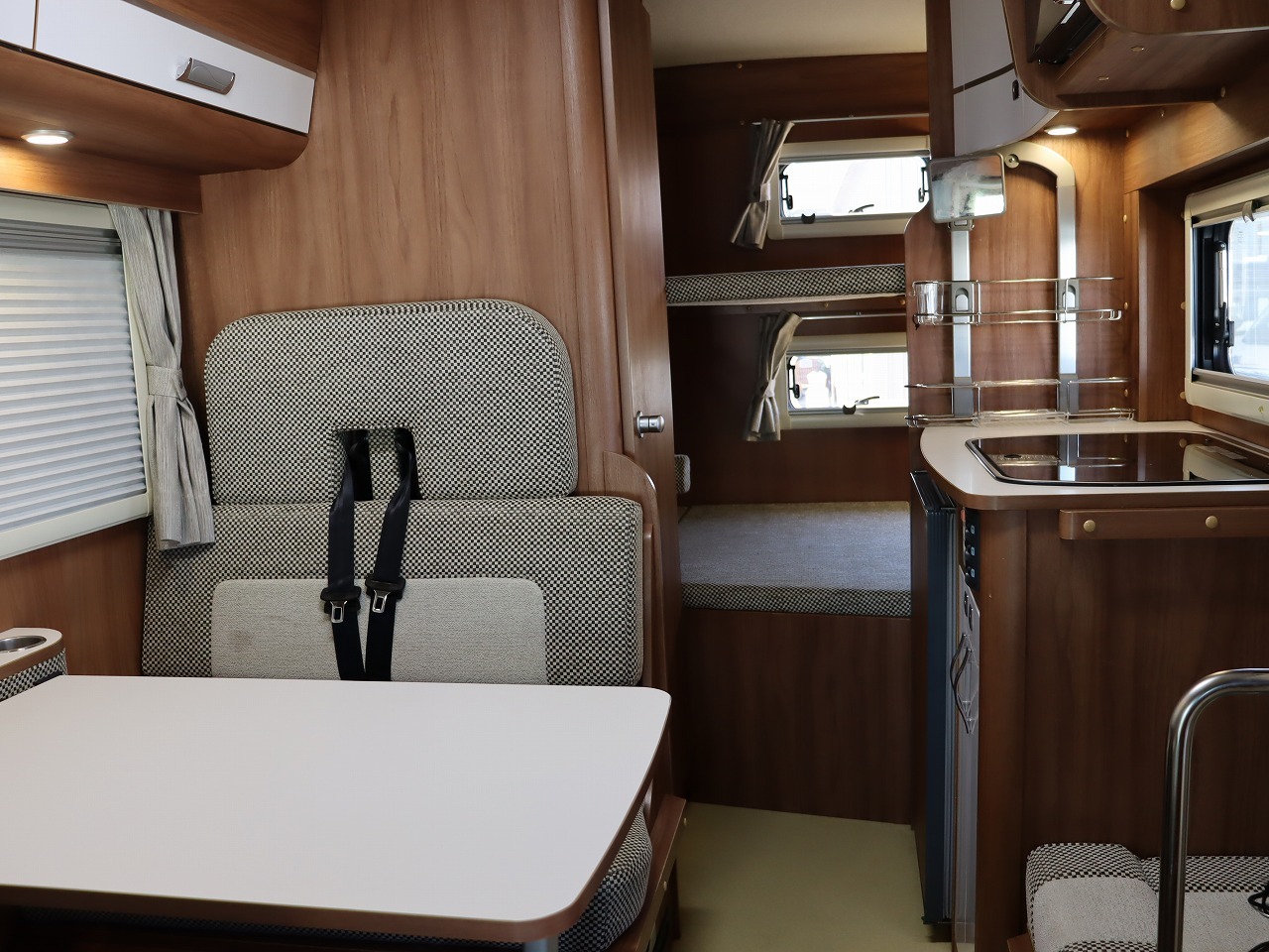 キャンピングカーキャブコン