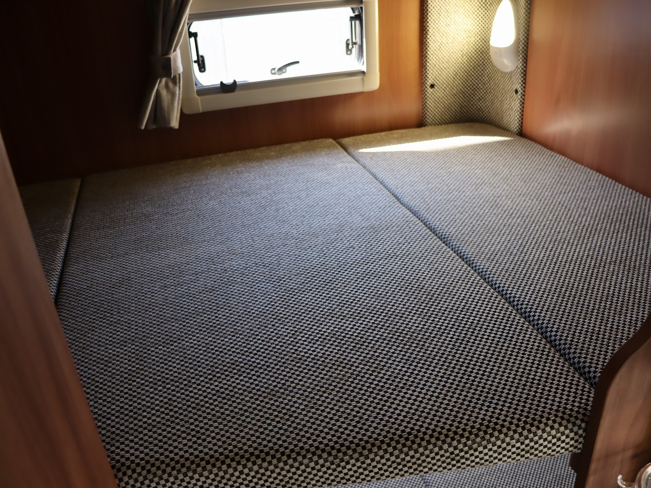 キャンピングカーキャブコン