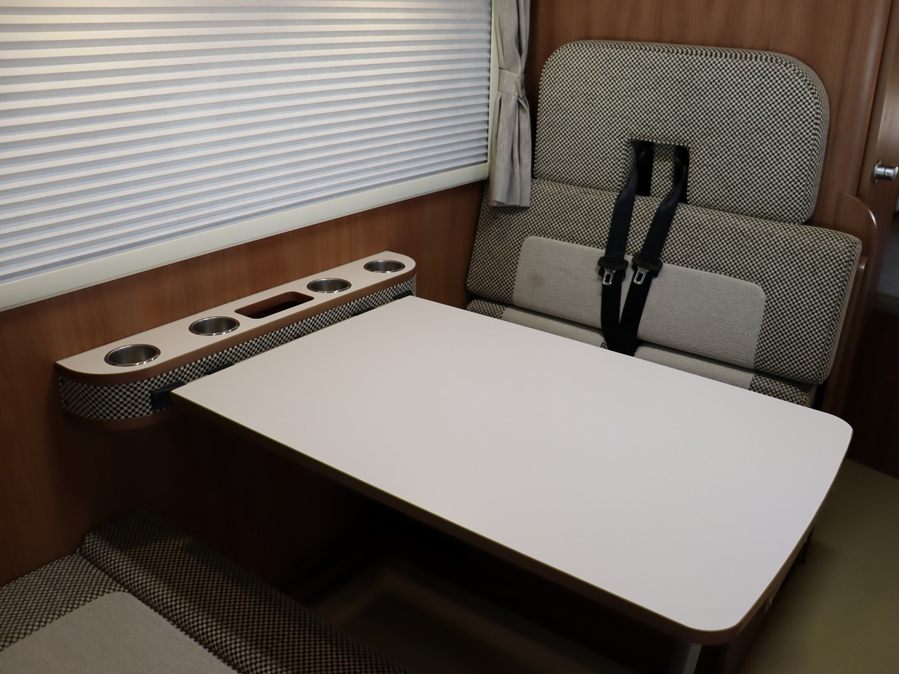 キャンピングカーキャブコン