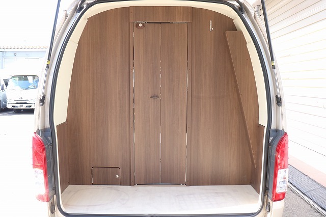 キャンピングカーバンコン