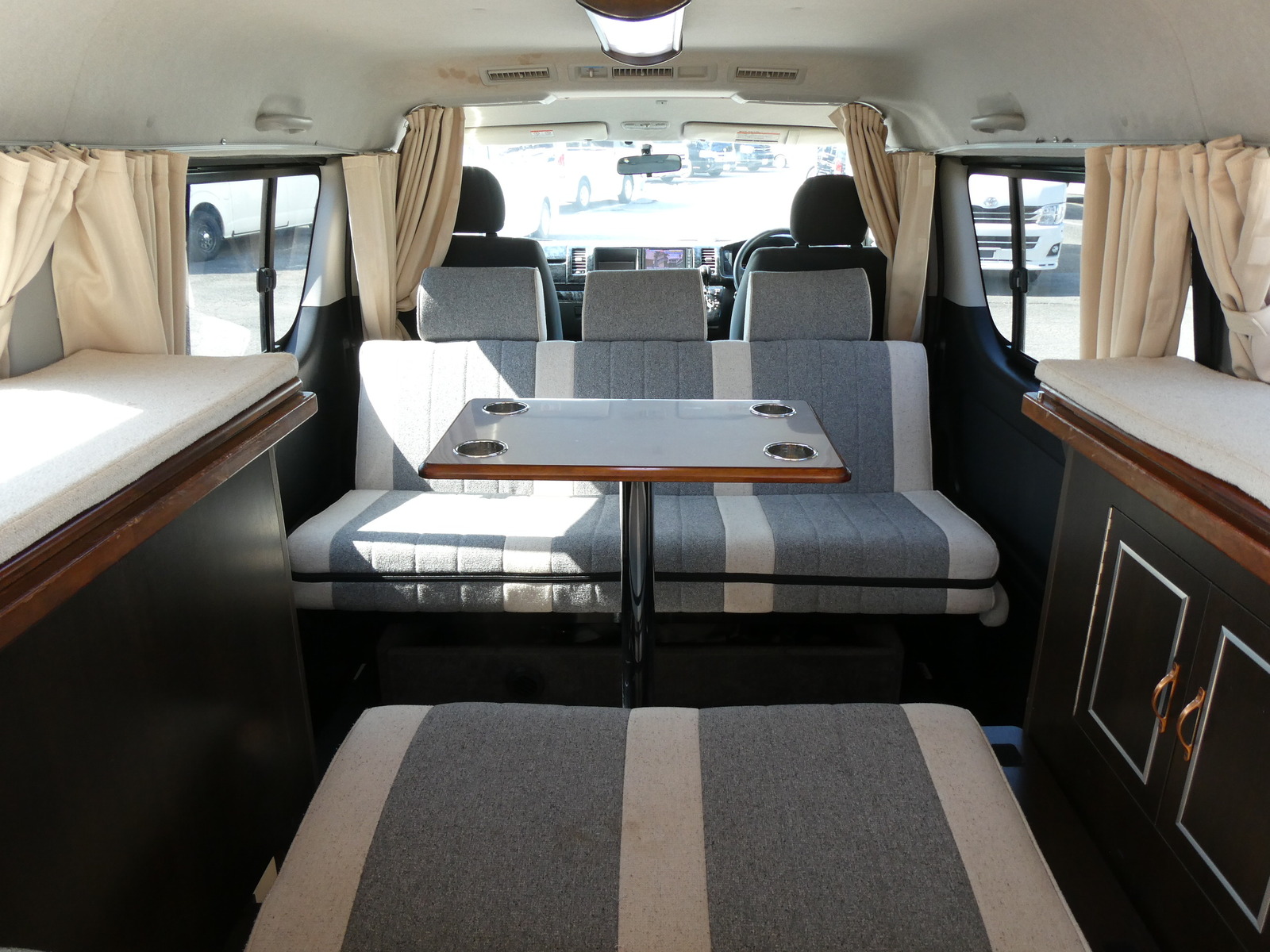 キャンピングカーバンコン