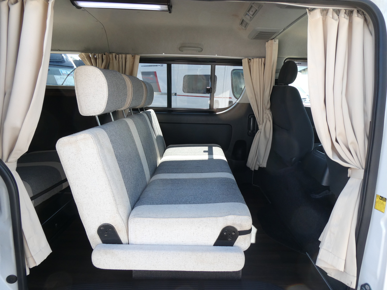 キャンピングカーバンコン