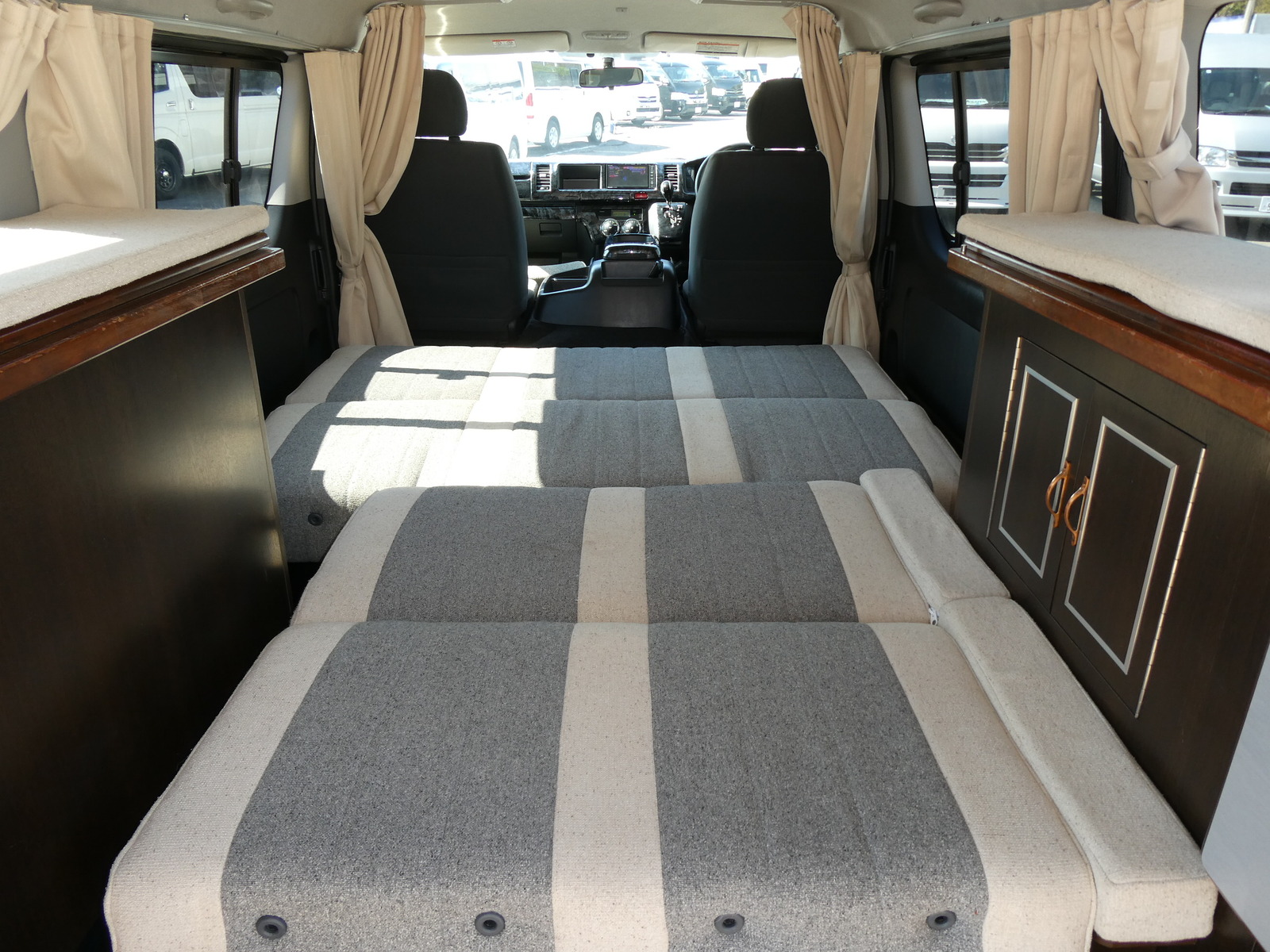 キャンピングカーバンコン