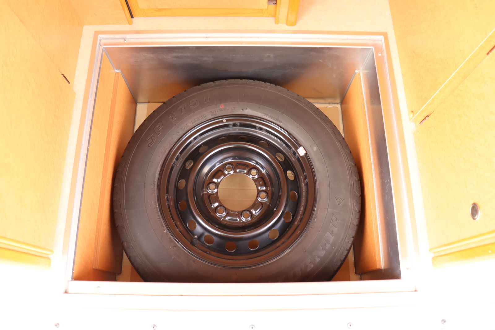 キャンピングカーバンコン