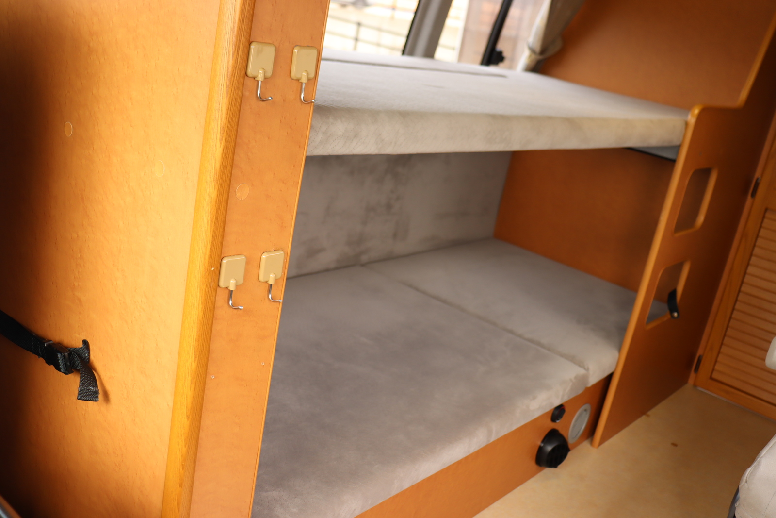 キャンピングカーバンコン