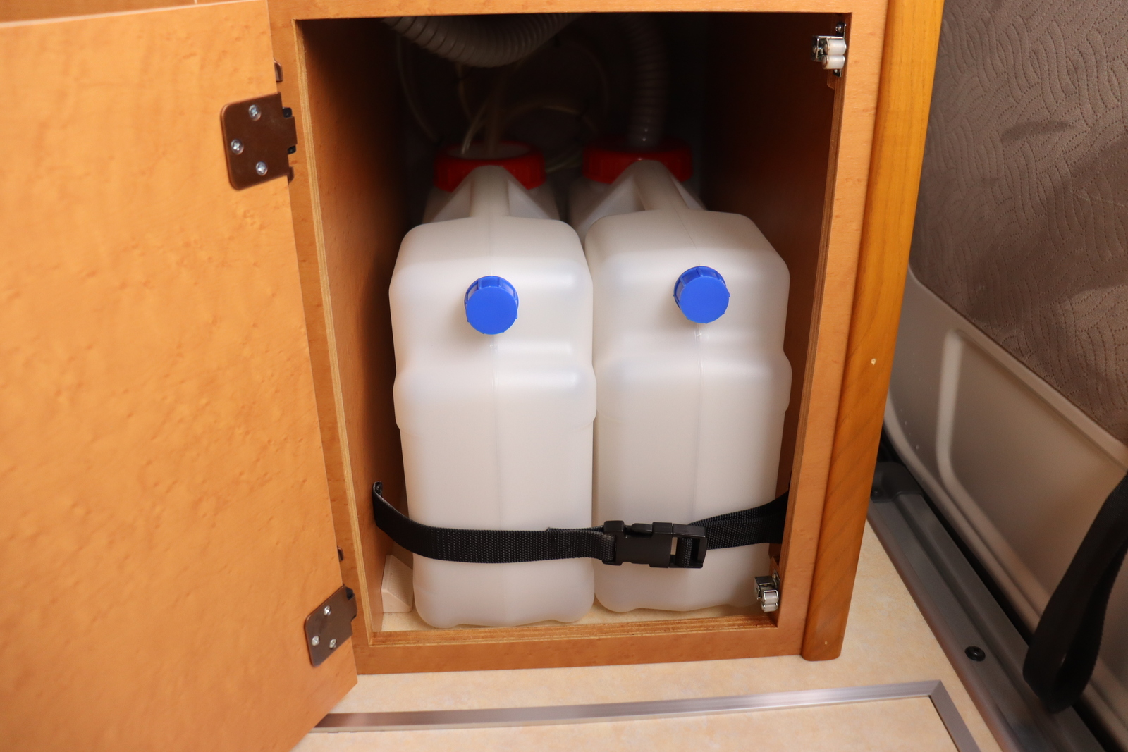 キャンピングカーバンコン