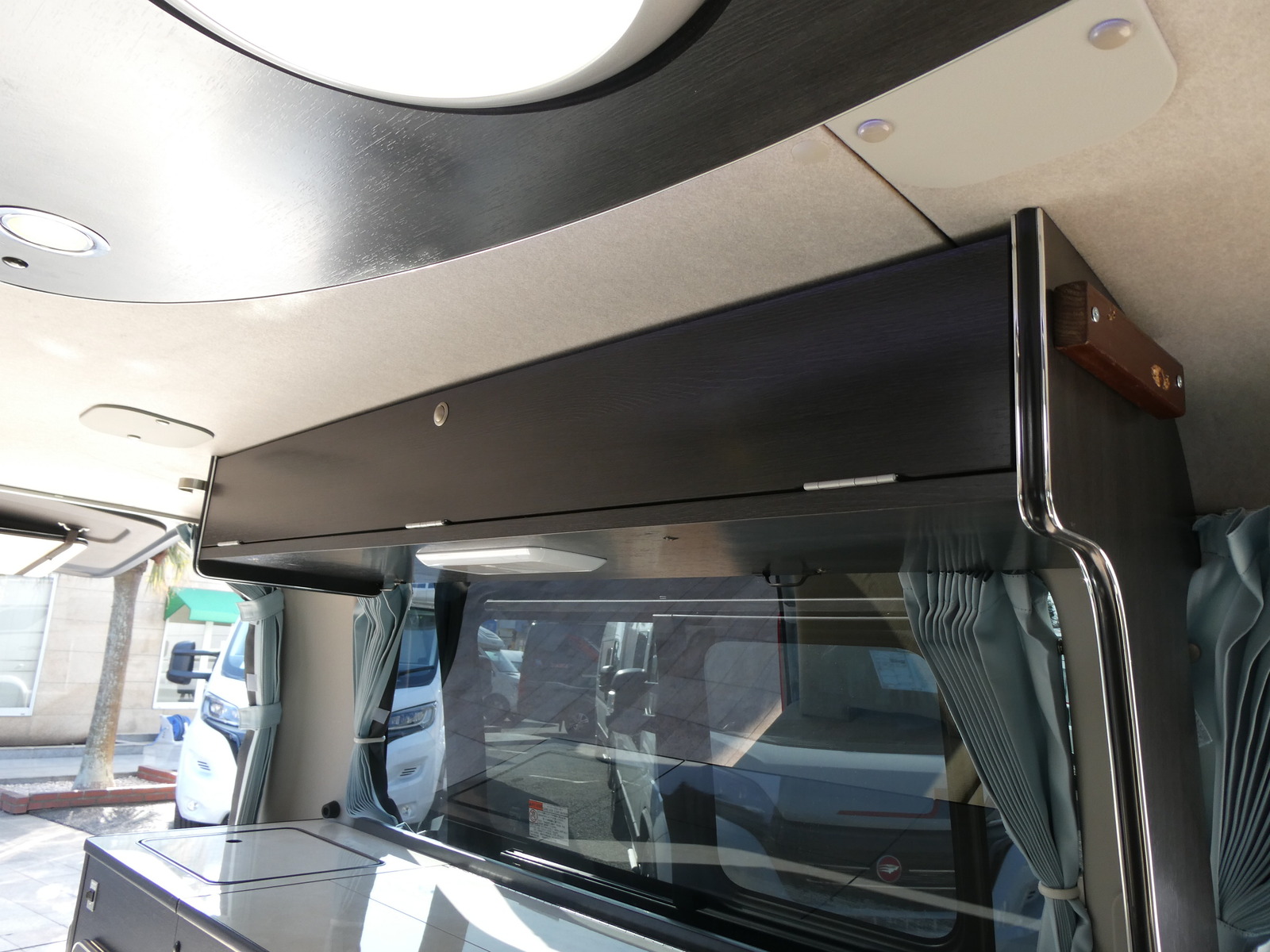 キャンピングカーバンコン