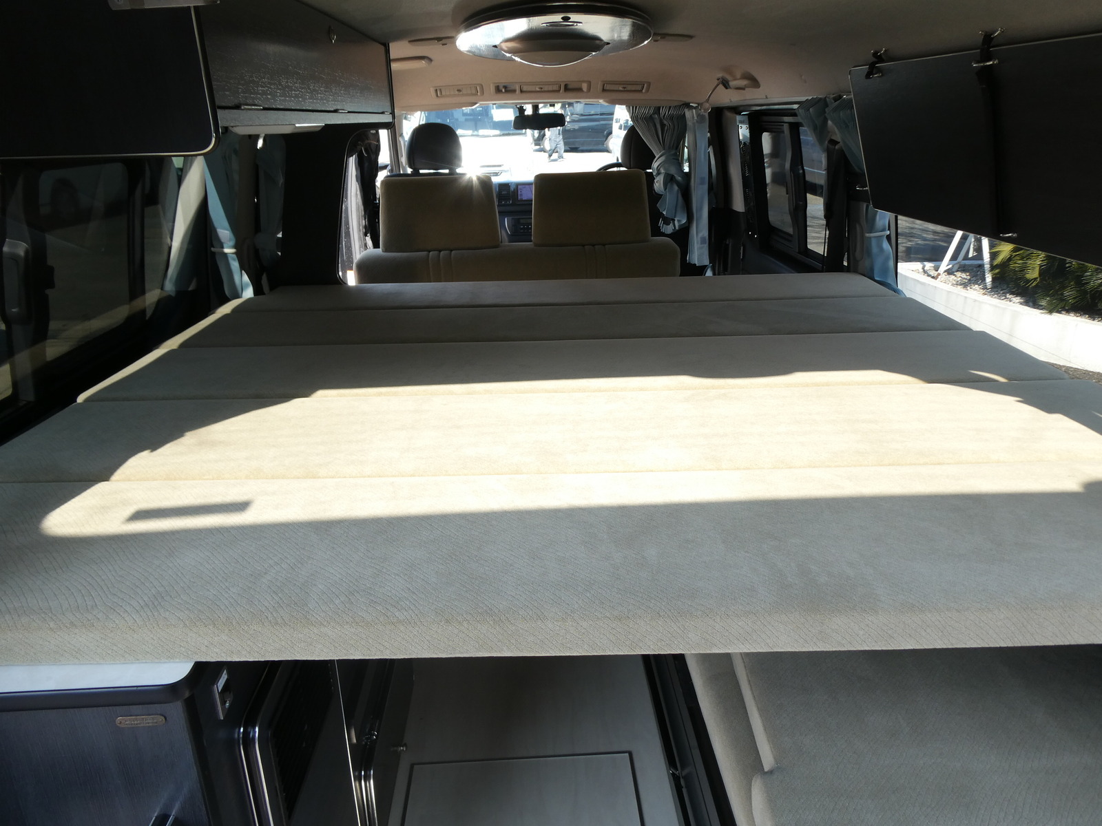 キャンピングカーバンコン