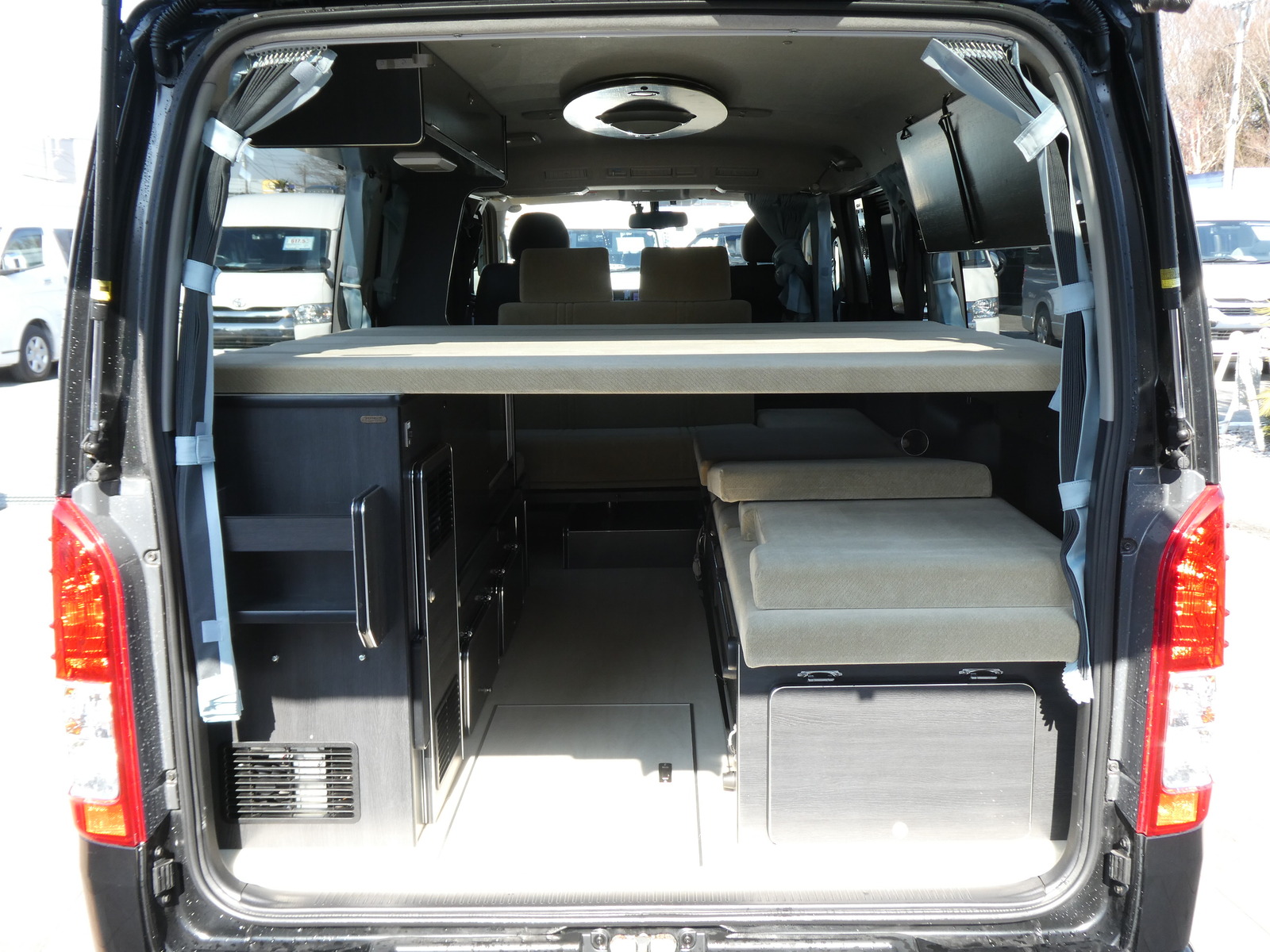 キャンピングカーバンコン