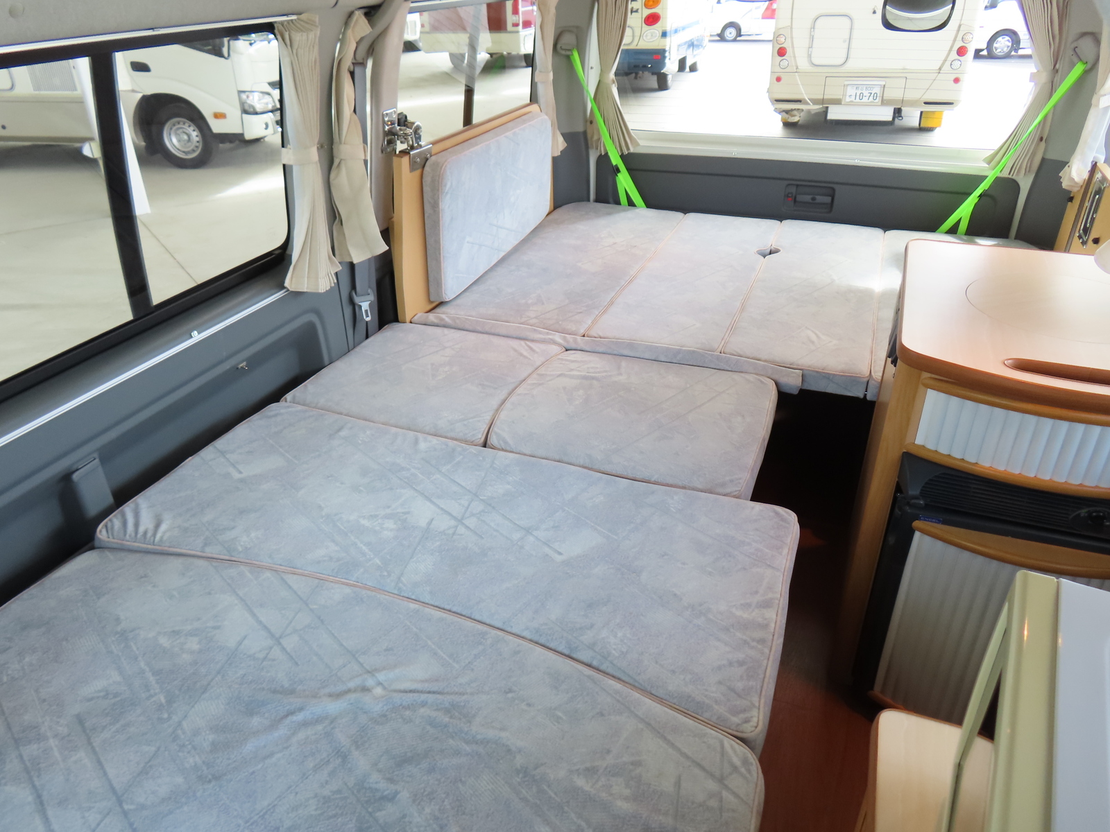 キャンピングカーバンコン