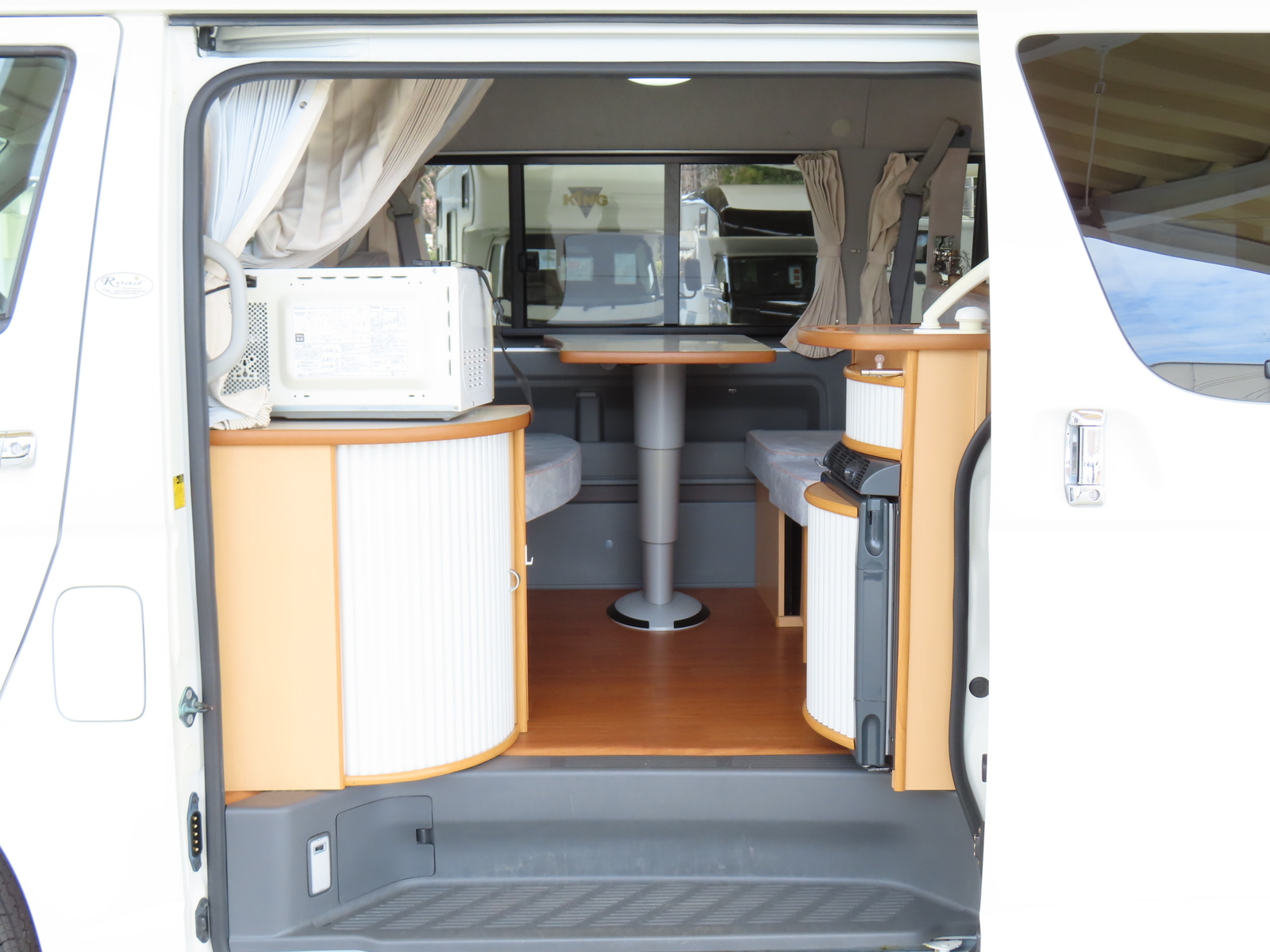 キャンピングカーバンコン