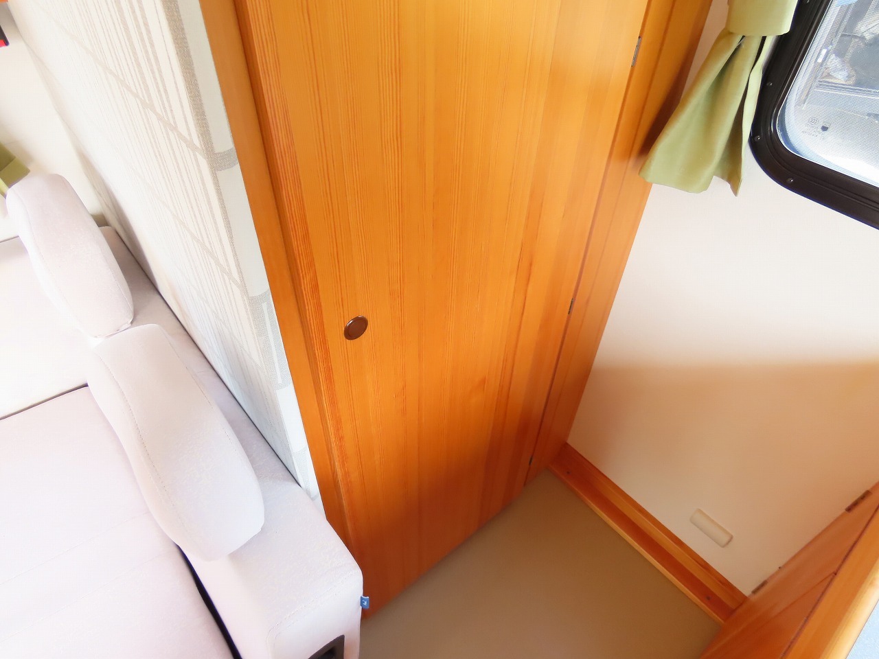 キャンピングカーキャブコン