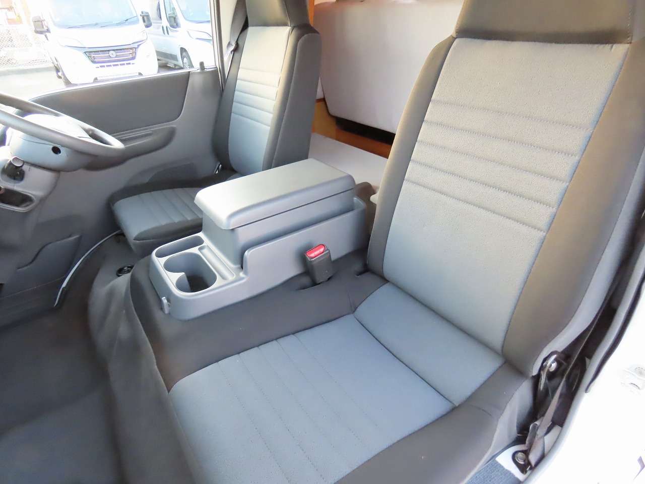 キャンピングカーキャブコン