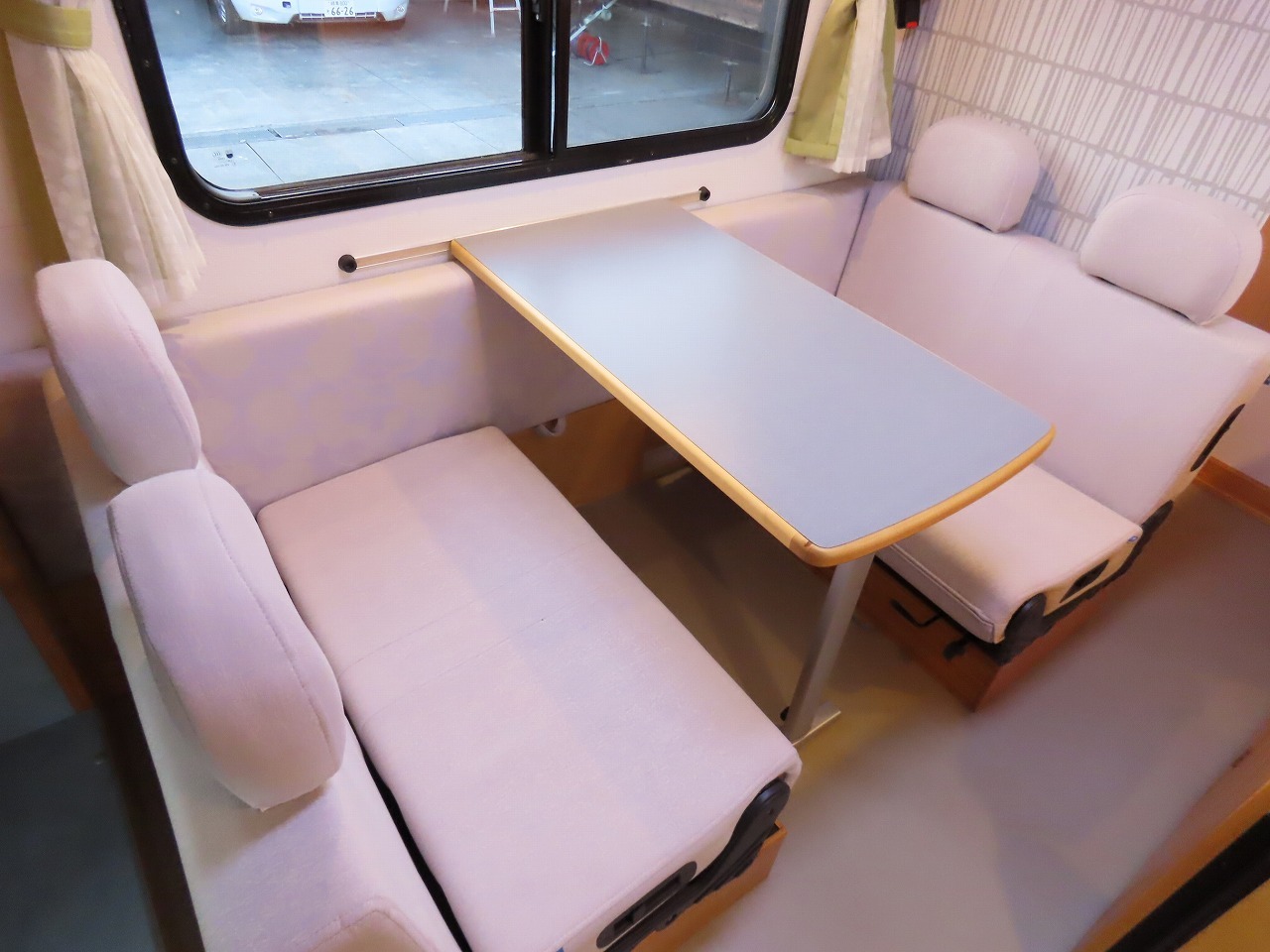 キャンピングカーキャブコン