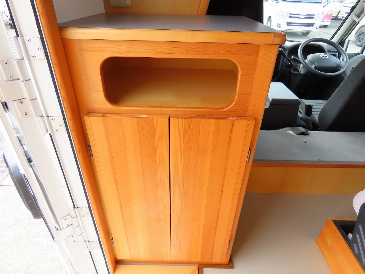 キャンピングカーキャブコン