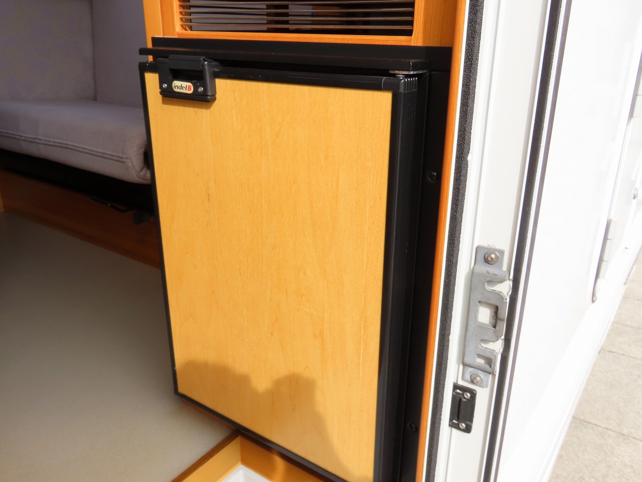 キャンピングカーキャブコン