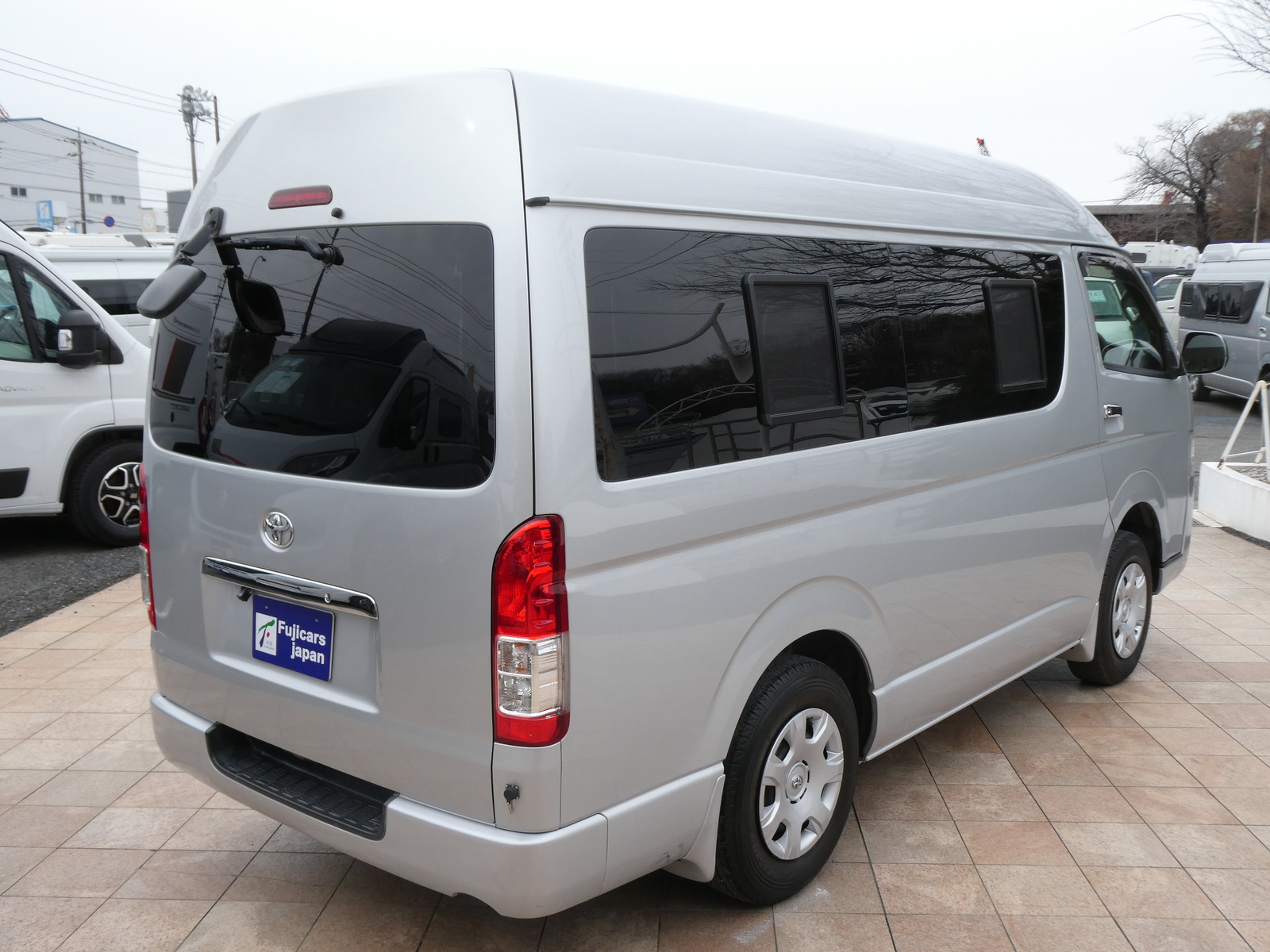 キャンピングカーバンコン