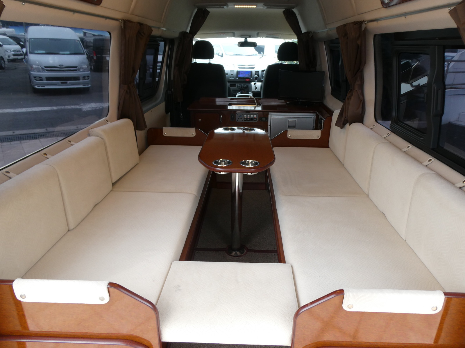 キャンピングカーバンコン