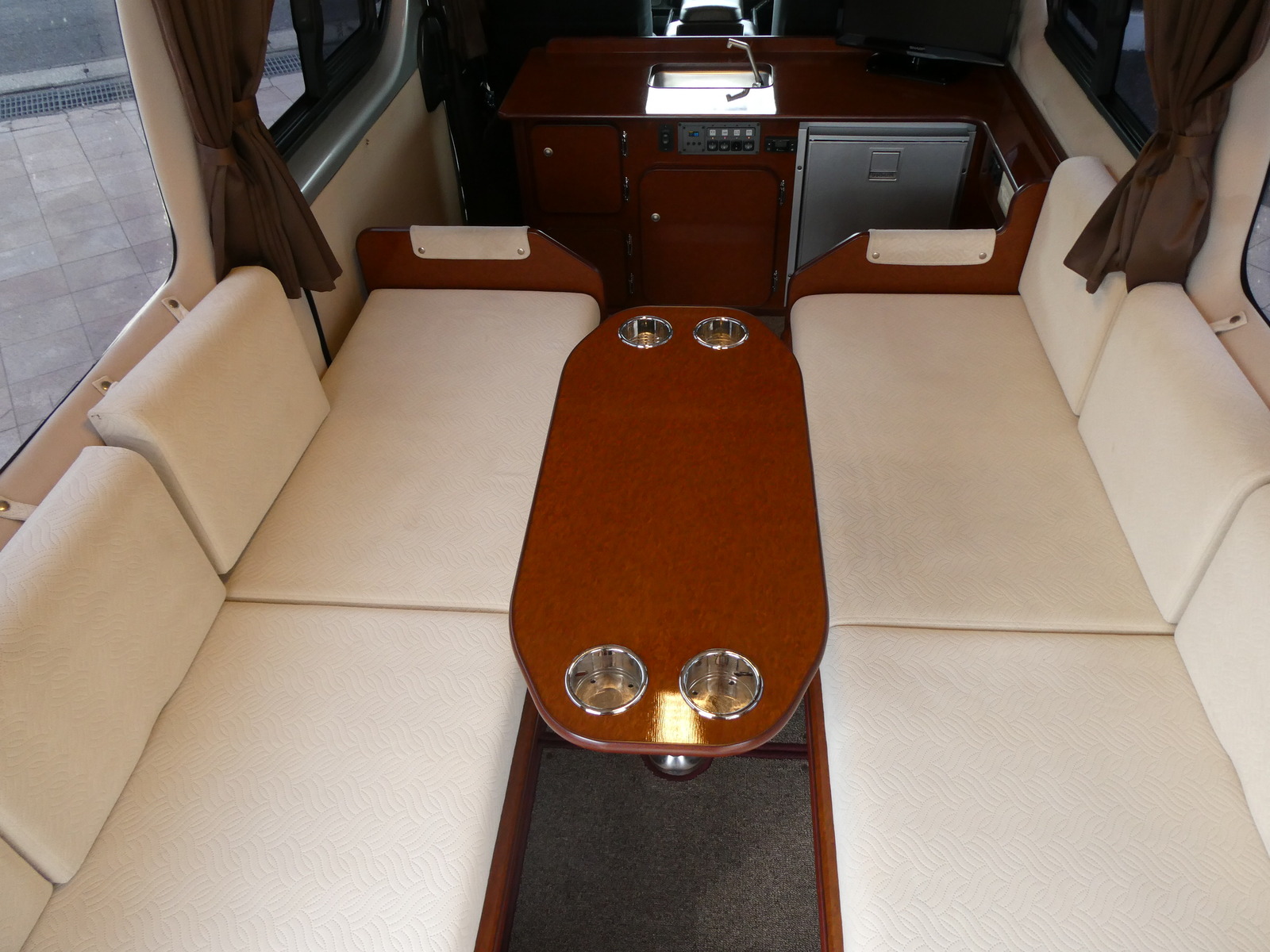 キャンピングカーバンコン