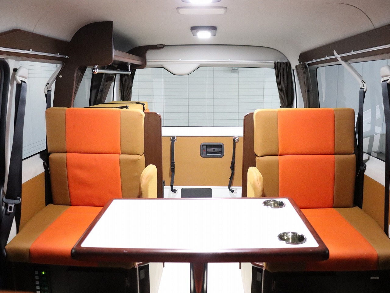 キャンピングカーバンコン