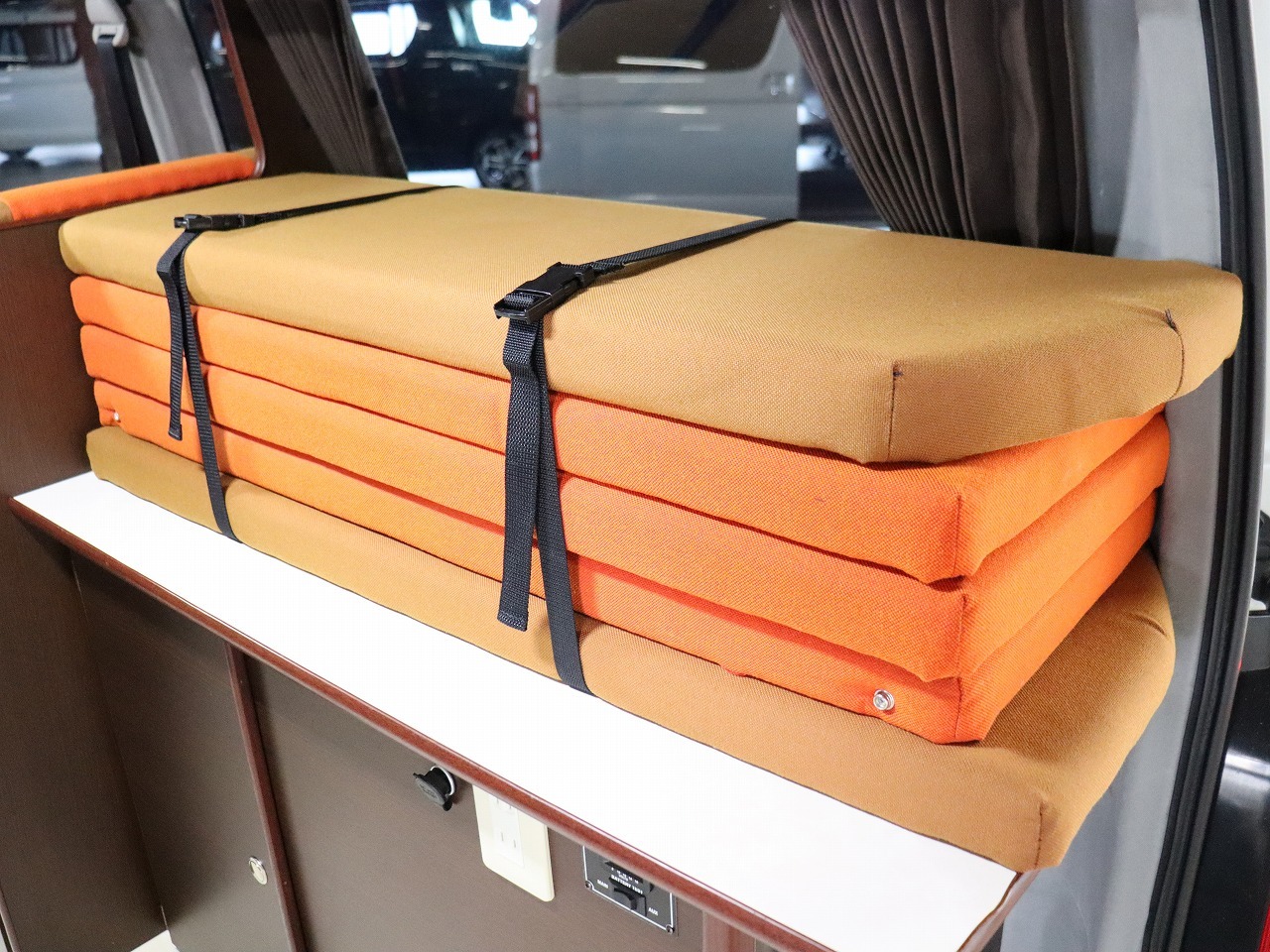 キャンピングカーバンコン