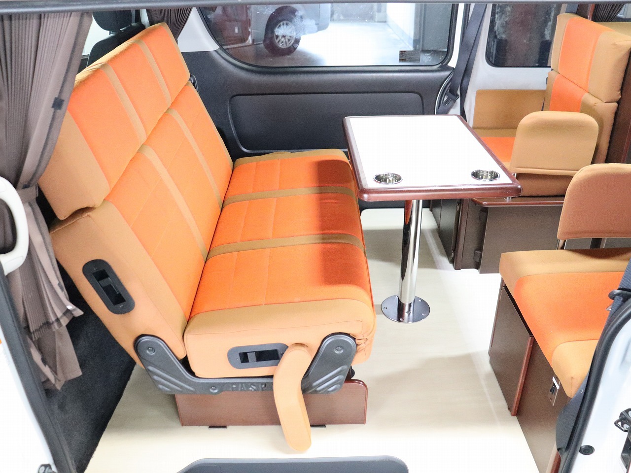 キャンピングカーバンコン