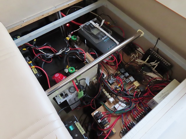 キャンピングカーバスコン