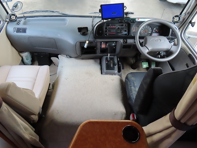 キャンピングカーバスコン