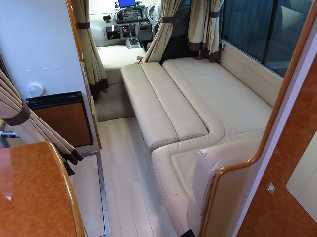 キャンピングカーバスコン