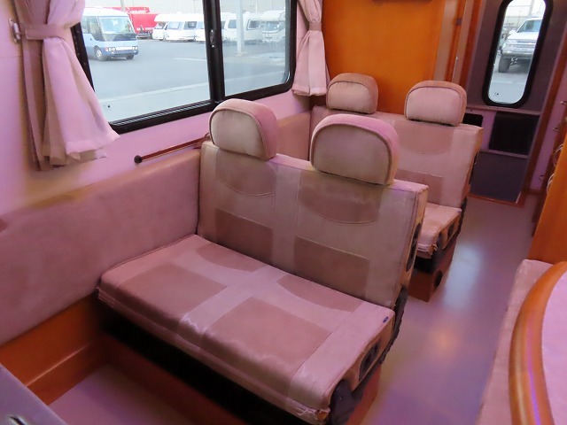 キャンピングカーキャブコン