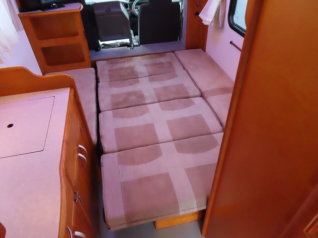 キャンピングカーキャブコン