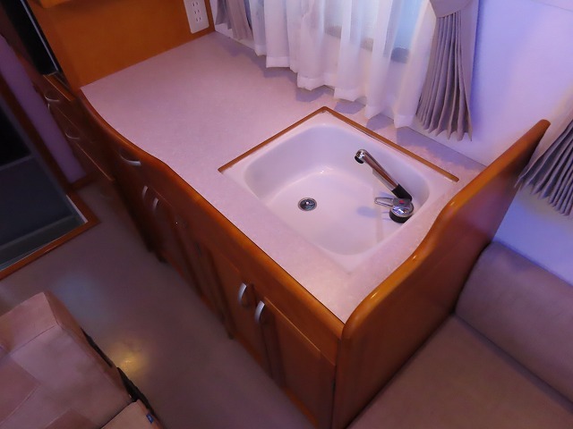 キャンピングカーキャブコン