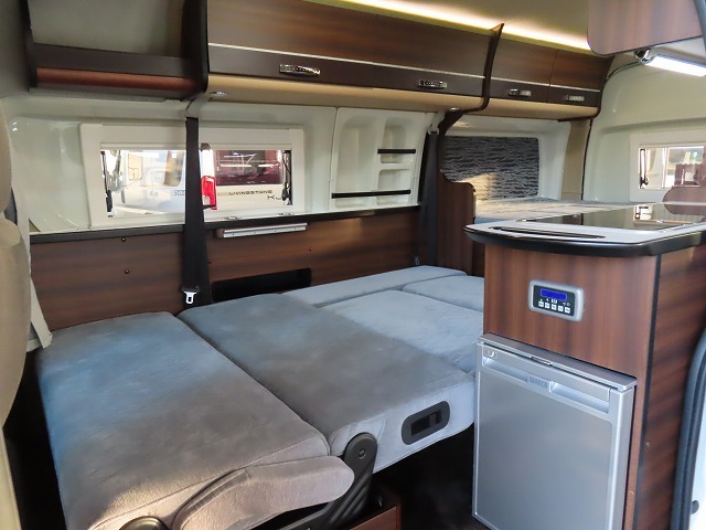 キャンピングカーバンコン