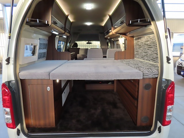 キャンピングカーバンコン