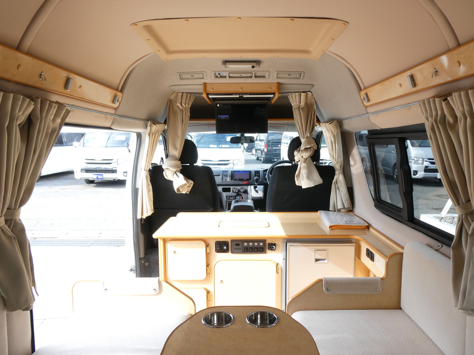 キャンピングカーバンコン