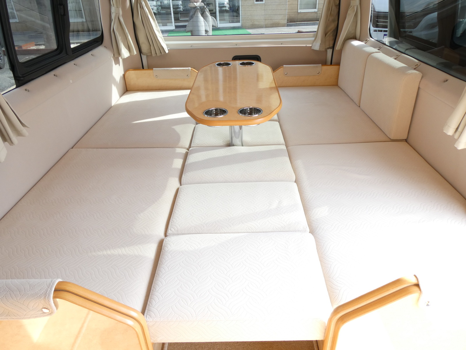 キャンピングカーバンコン