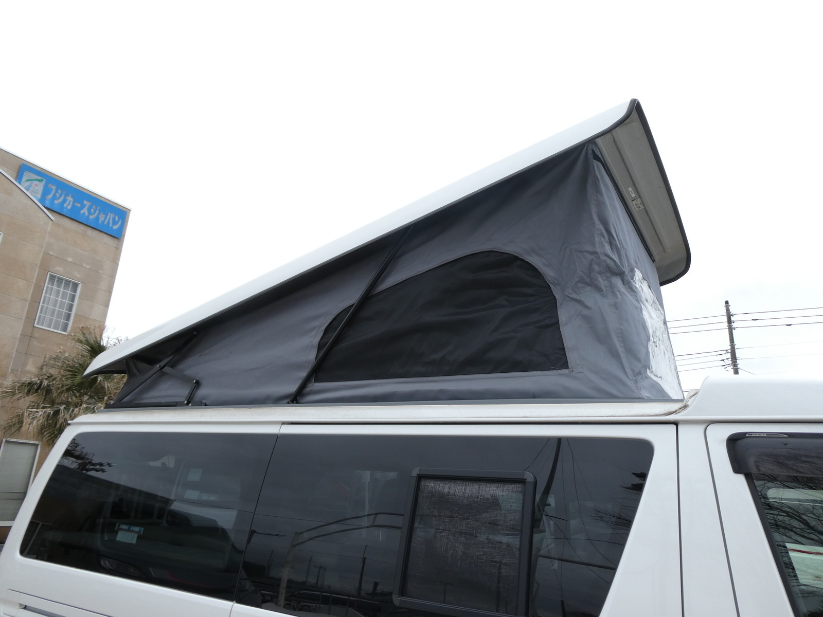 キャンピングカーバンコン