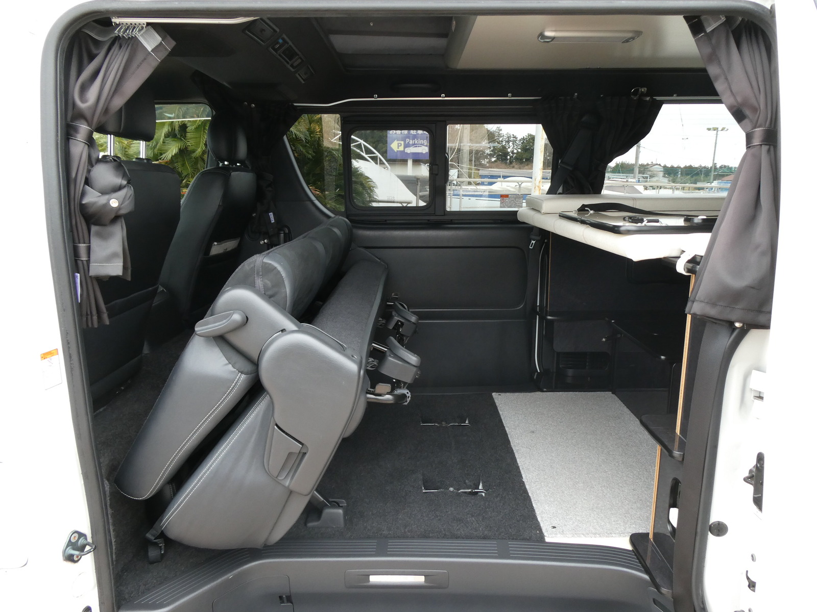 キャンピングカーバンコン