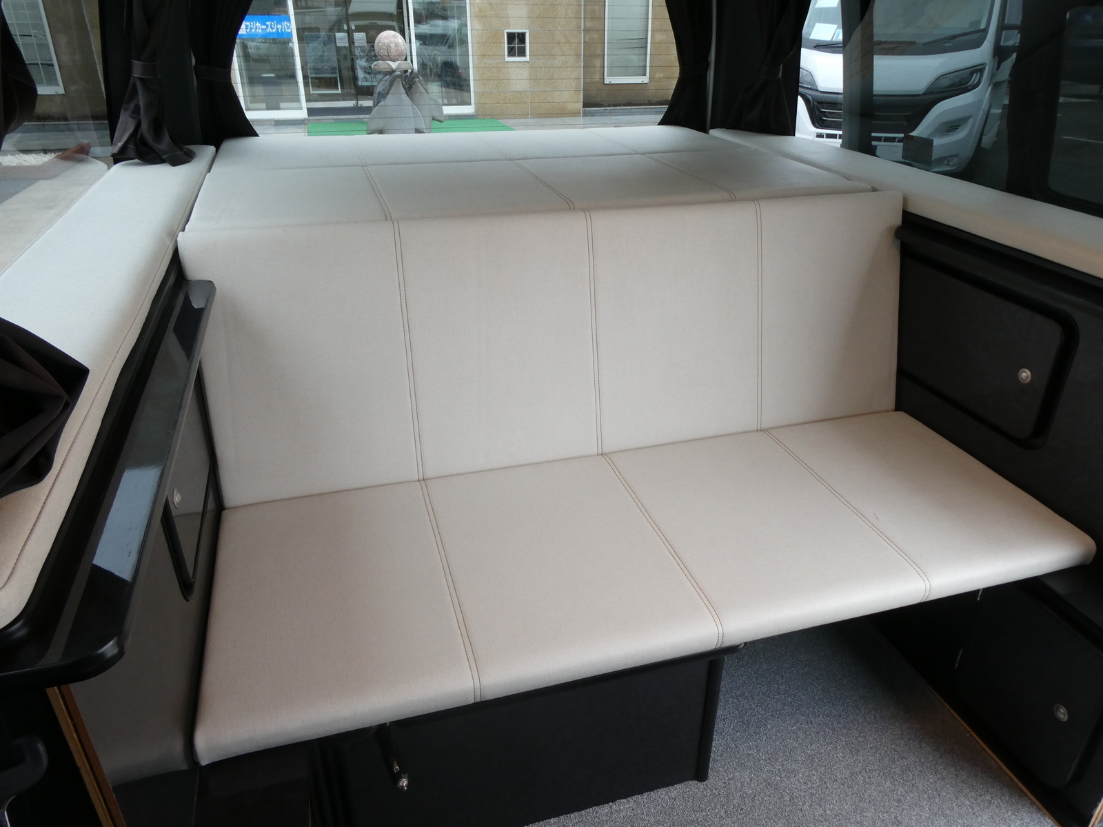 キャンピングカーバンコン