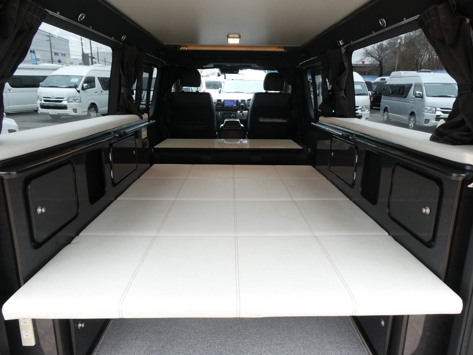 キャンピングカーバンコン