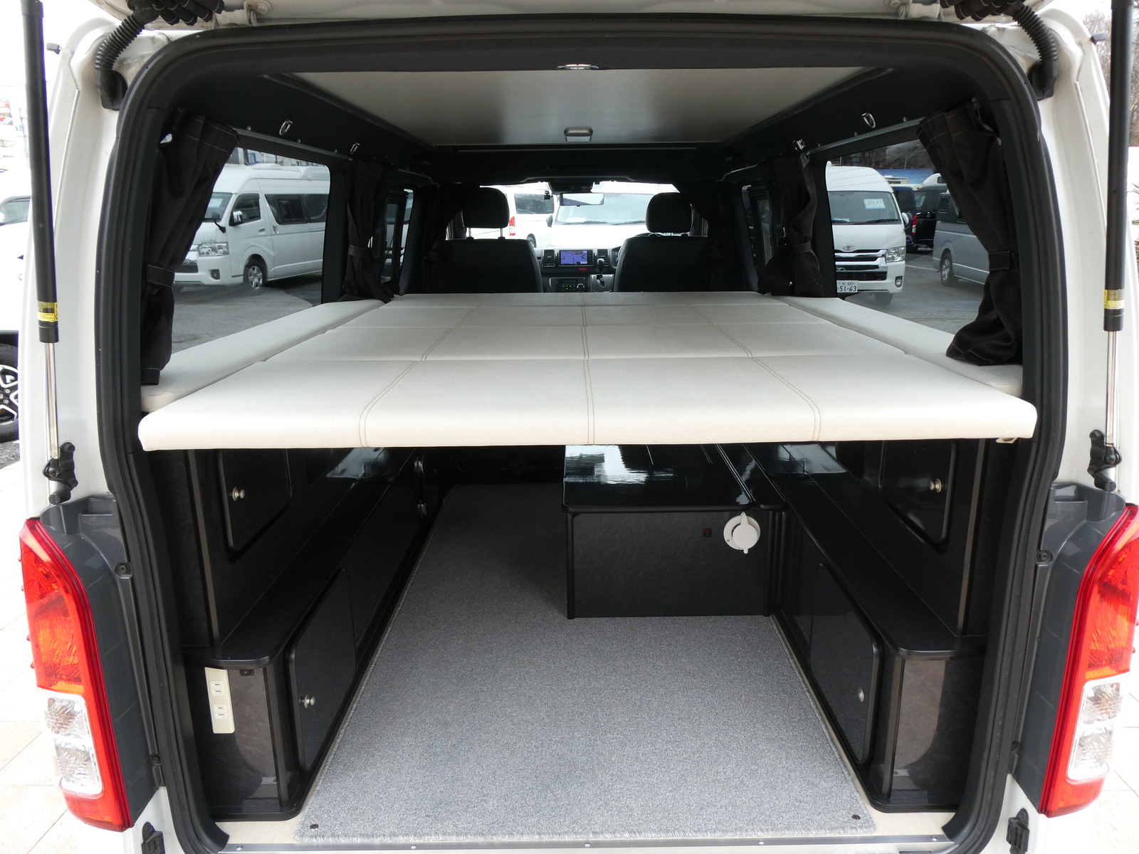 キャンピングカーバンコン