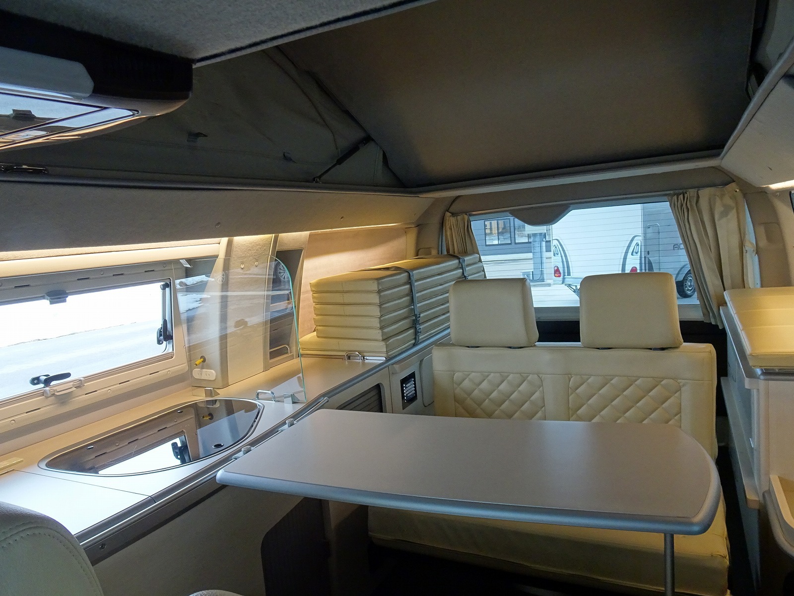 キャンピングカーバンコン