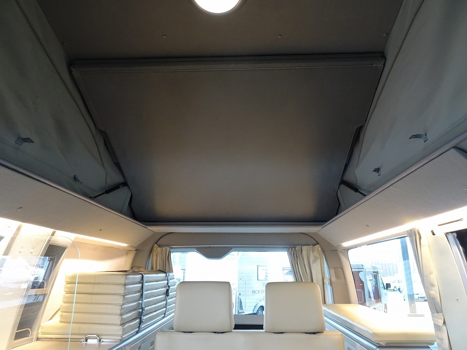 キャンピングカーバンコン