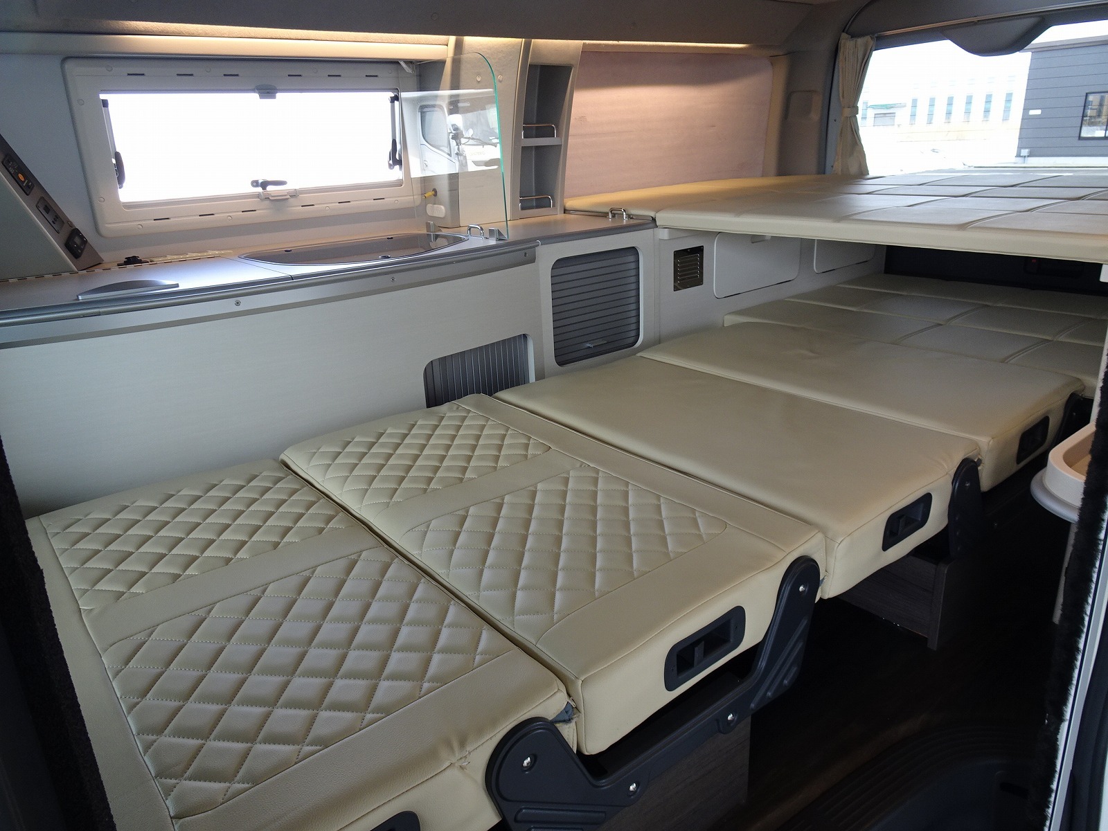 キャンピングカーバンコン