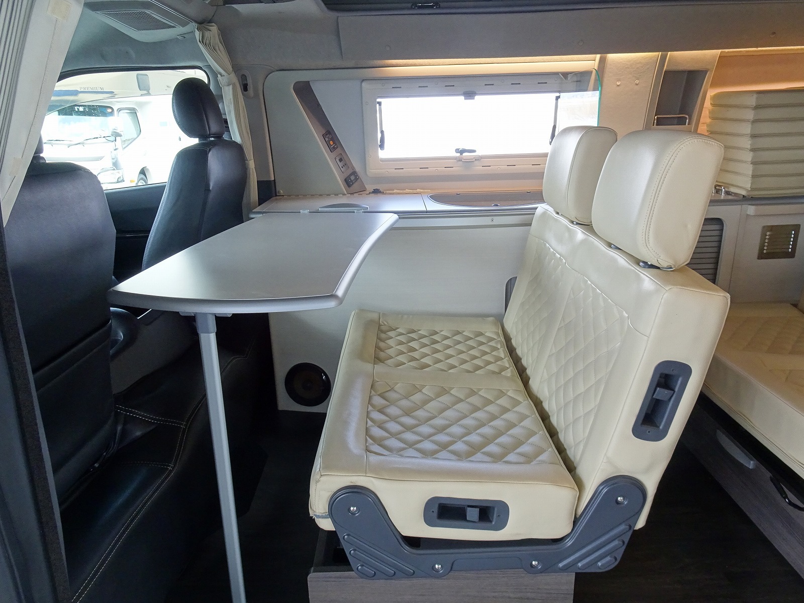 キャンピングカーバンコン