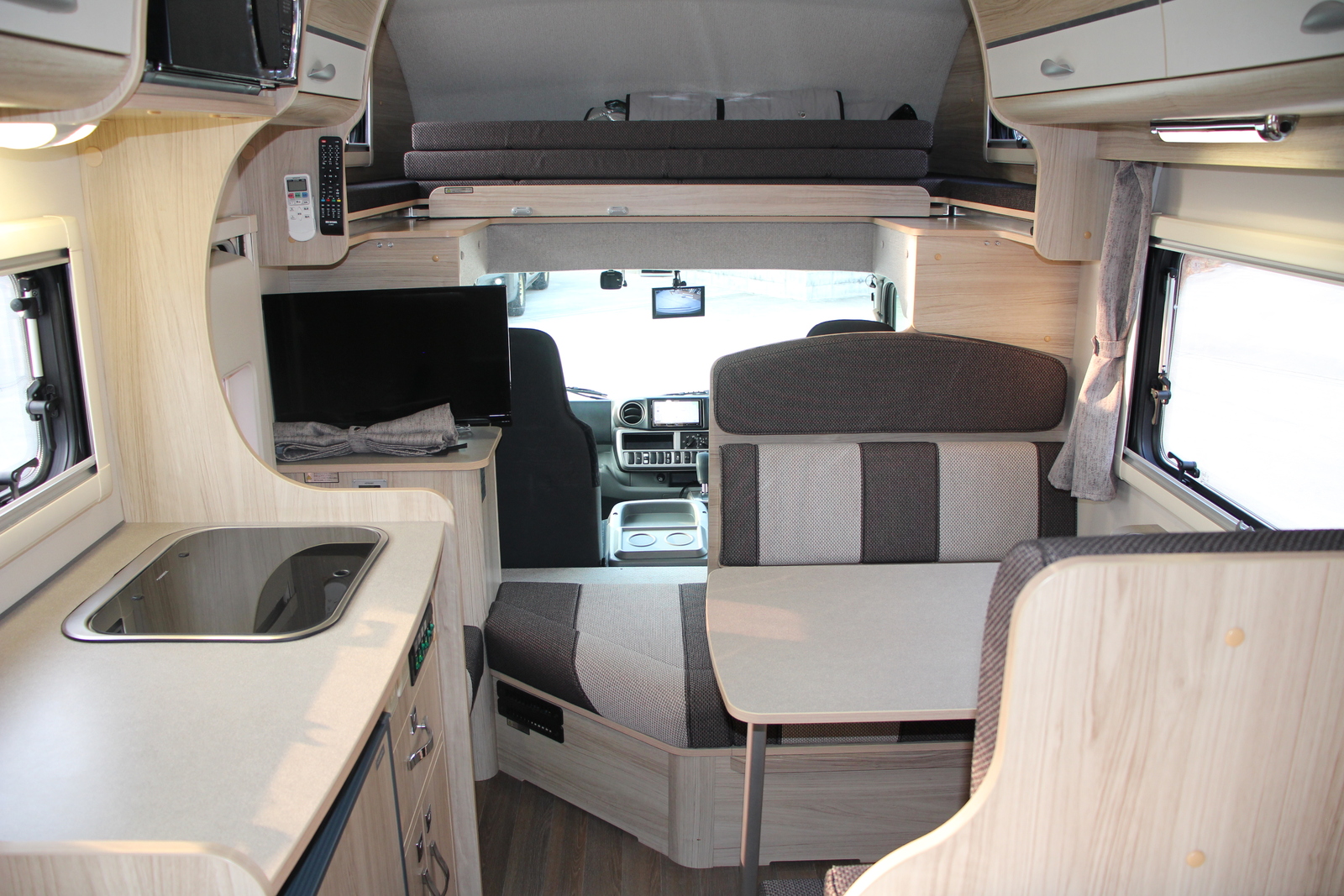 キャンピングカーキャブコン