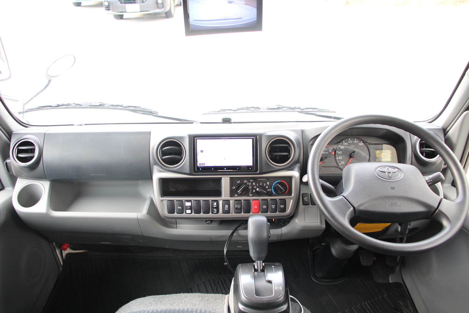 キャンピングカーキャブコン